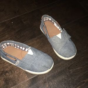 Toms